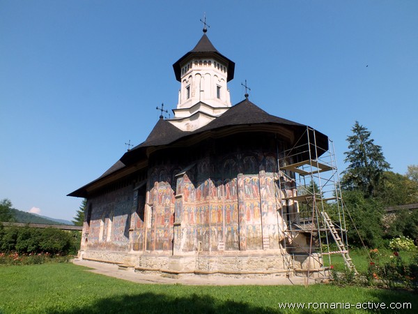Walk Maramures & Bucovina traditions 600